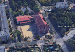 Boisko przy szkole podstawowej nr 17 w Chorzowie - Krzyżowa 41